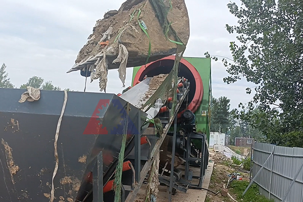 陳腐垃圾篩分設備生產線,徐州陳腐垃圾分選現(xiàn)場